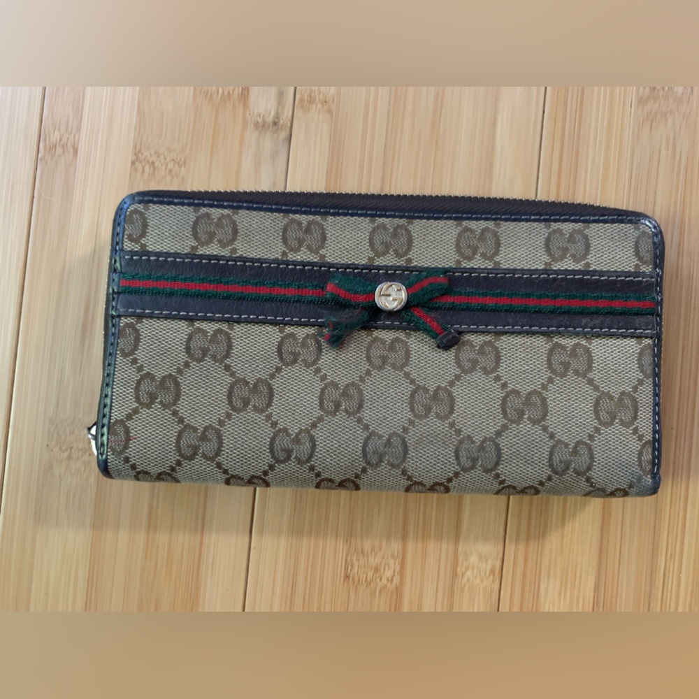 Gucci wallet